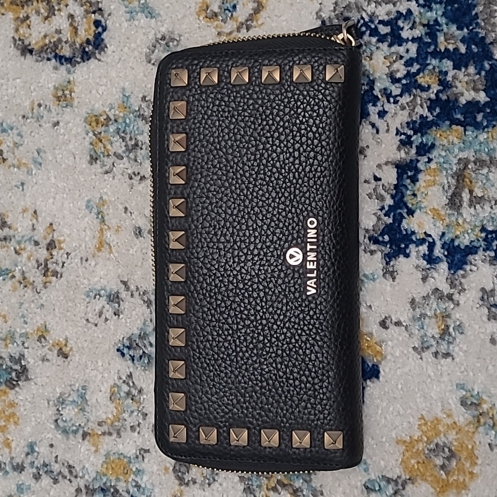 Valentino wallet